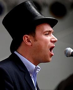 The Good, The Bad &
The Queen