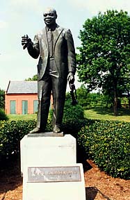 Louis Armstrong statue
