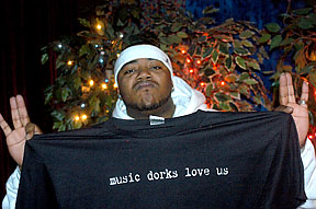 http://www.concertlivewire.com/jpegs/dorks/twistadork.jpg