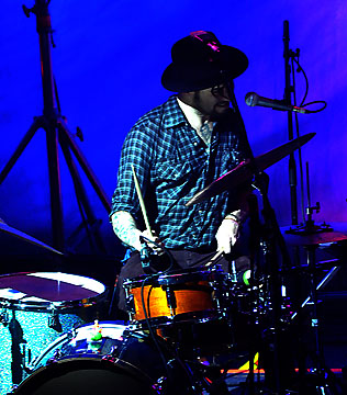 Edward Sharpe & the Magnetic Zeros