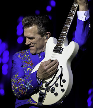 Chris Isaak