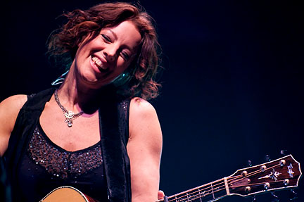sarah mclachlan concert review the riverside theater milwaukee wi