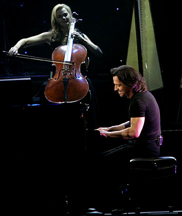 http://www.concertlivewire.com/jpegs/events2/yanni114.jpg