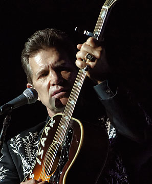 Chris Isaak