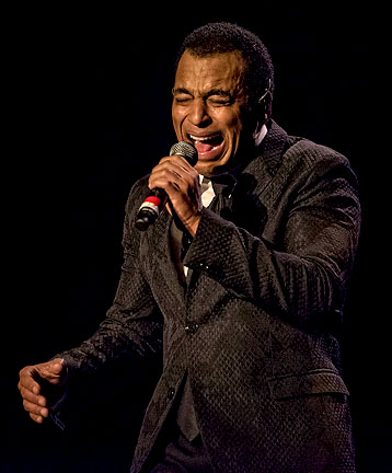 Jon Secada