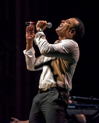 Jon Secada