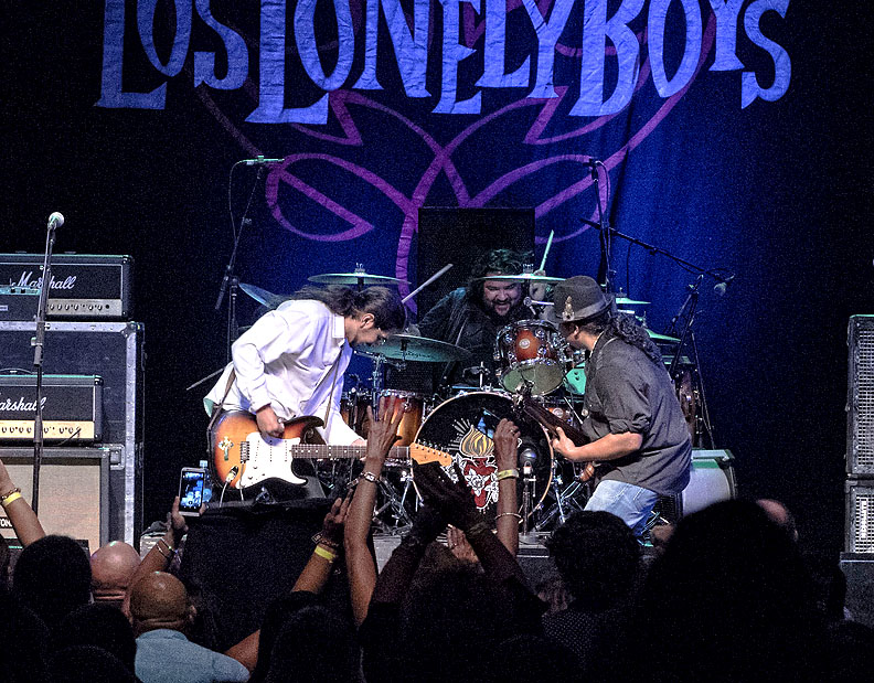 Los Lonely Boys
