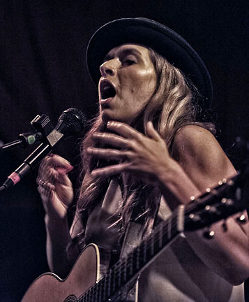 ZZ Ward