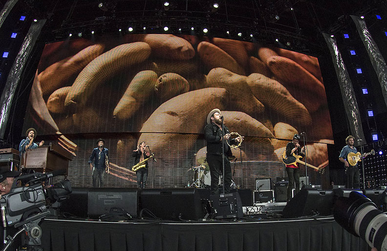 Nathaniel Rateliff & The Night Sweats