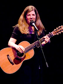 Dar Williams Concert Review Steppenwolf Theatre Chicago Il Feb