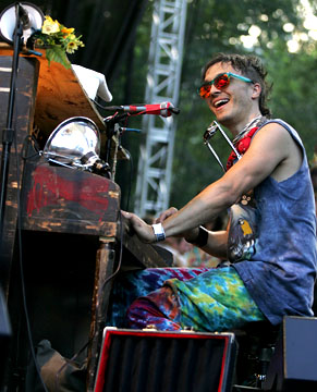 Edward Sharpe & The Magnetic Zeros