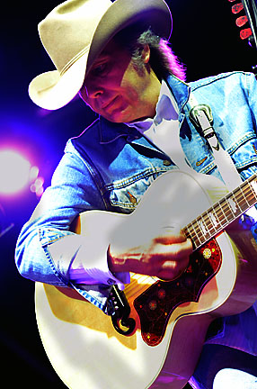 Dwight Yoakam