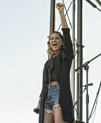 Cassadee Pope