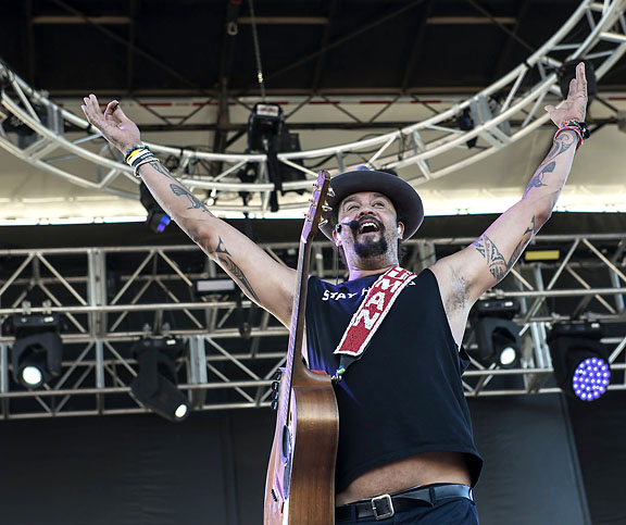 Michael Franti & Spearhead