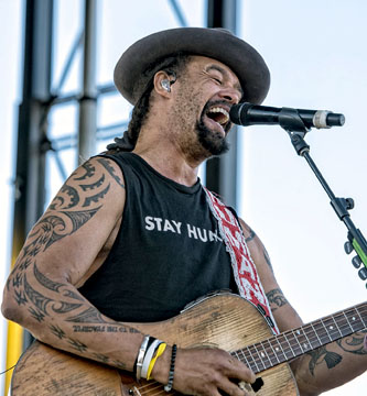 Michael Franti & Spearhead