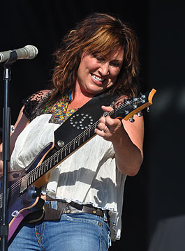 Jo Dee Messina