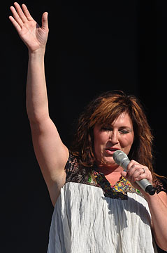 Jo Dee Messina