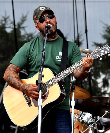 Aaron Lewis