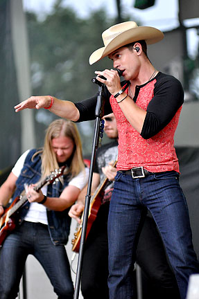 Dustin Lynch