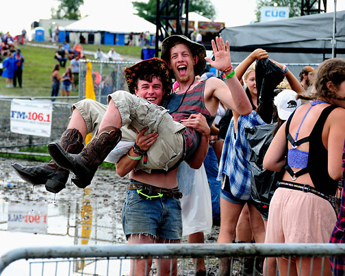 Country Thunder fans