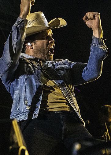 Dustin Lynch