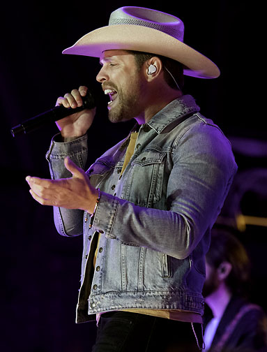 Dustin Lynch