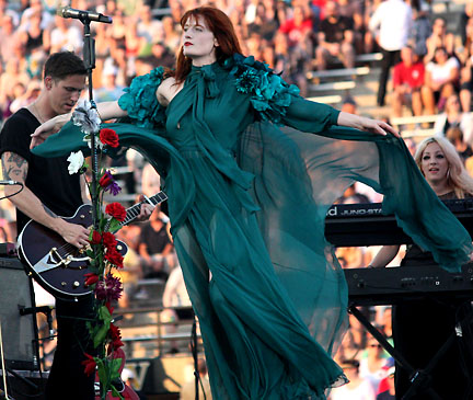 Flo + The Machine