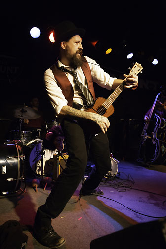 Squirrel Nut Zippers