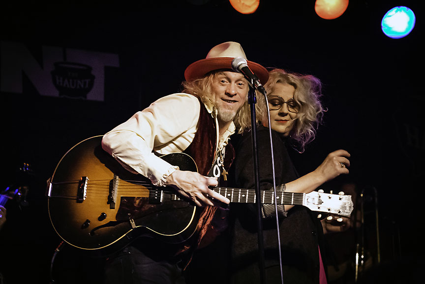 Squirrel Nut Zippers